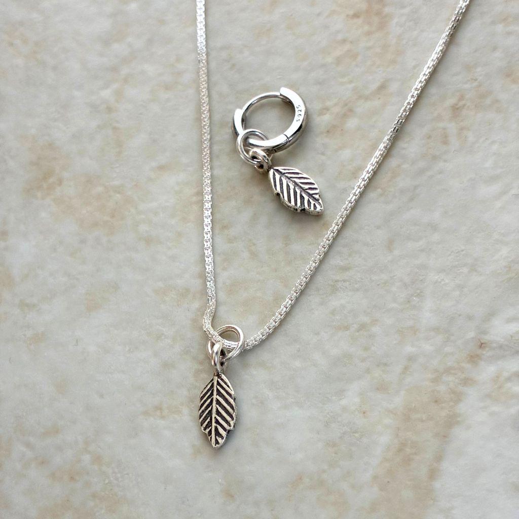 カレンシルバー リーフチャーム 15×6×1mm