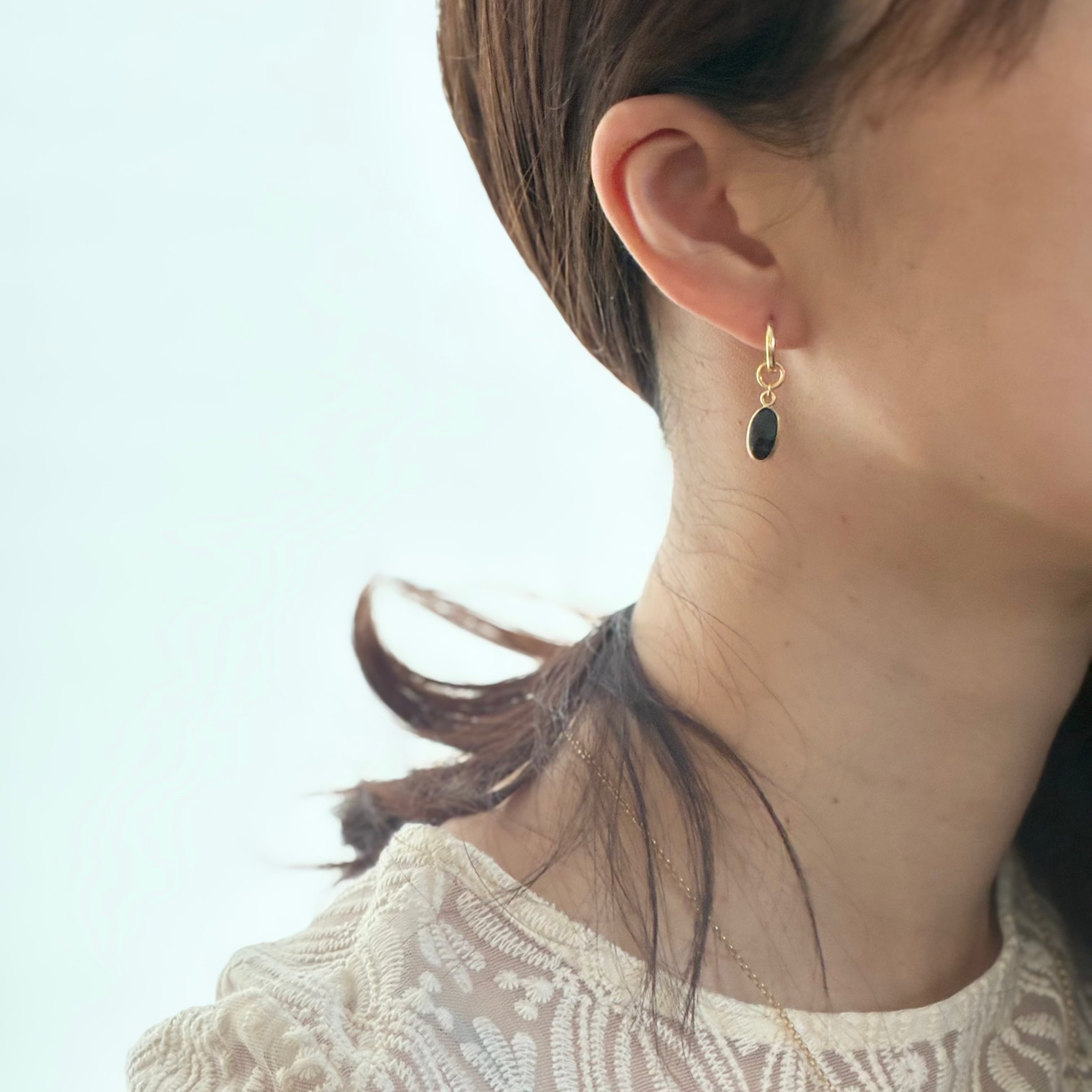 ブラックスピネル チャーム付きフープピアス Silver925